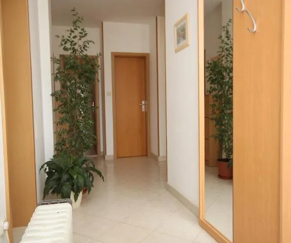 With Parking Space Pag - 6291 شقة *